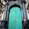 Drzwi katedry wawelskiej zmieniły kolor