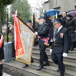 Procesyjne przeniesienie trumny bp. Nathana