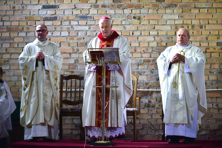 Poświęcenie witraża w Świebodzicach