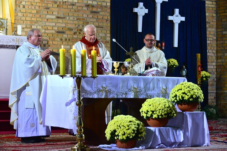 Poświęcenie witraża w Świebodzicach