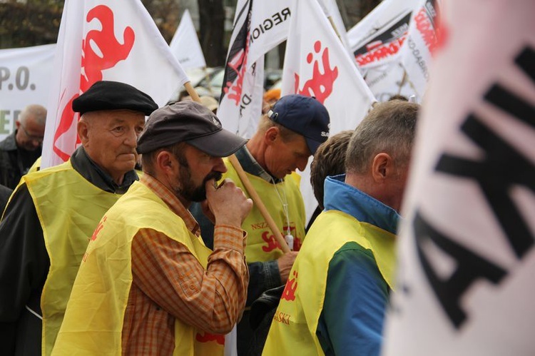 Emeryci górniczy protestowali