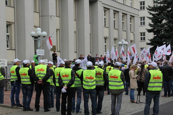 Emeryci górniczy protestowali