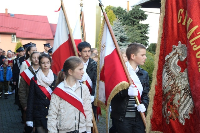 Tablica ofiar II wojny światowej w Bystrej Śląskiej