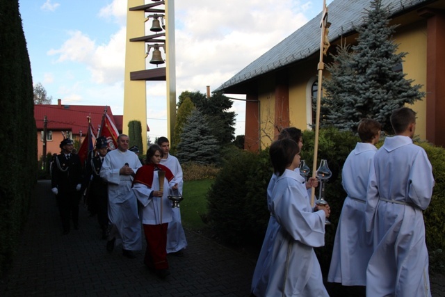 Tablica ofiar II wojny światowej w Bystrej Śląskiej