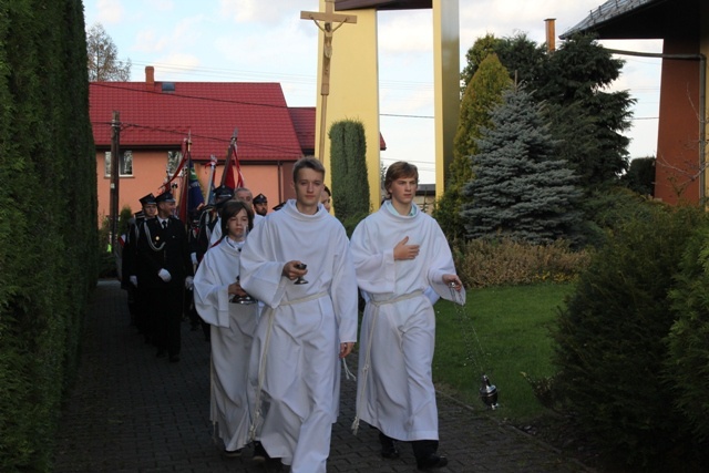 Tablica ofiar II wojny światowej w Bystrej Śląskiej