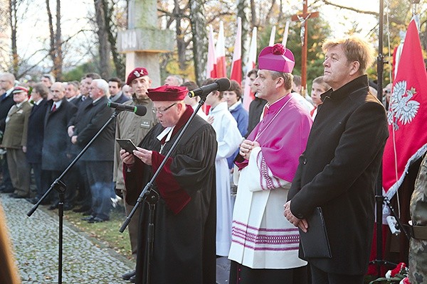  Bielska uroczystość 11 listopada na cmentarzu wojskowym
