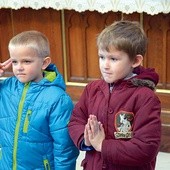 Gotowość służby i modlitwa – tę postawę pokazali najmłodsi uczestnicy patriotycznej uroczystości