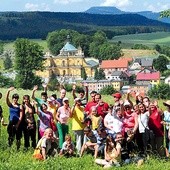  Ekipa z ośrodka na wyjeździe w Wambierzycach 