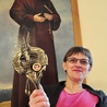Siostry Służki Maryi Niepokalanej z relikwiami swego założyciela bł. o. Honorata Koźmińskiego