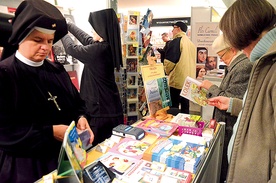  Targi wydawców Katolickich cieszą się coraz większym zainteresowaniem