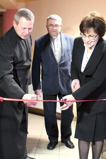 W Braniewie odbyła się konferencja z okazji 450. rocznicy przybycia jezuitów do Polski. Z tej okazji przygotowano również wystawę, którą otwierał m.in.  o. Tomasz Kot SJ (po lewej)