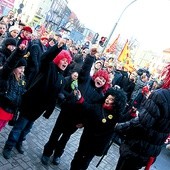 Najstarszym korowodem w diecezji legnickiej jest ten odbywający się w Jeleniej Górze. W całej Polsce pochody przejdą ulicami 285 miast