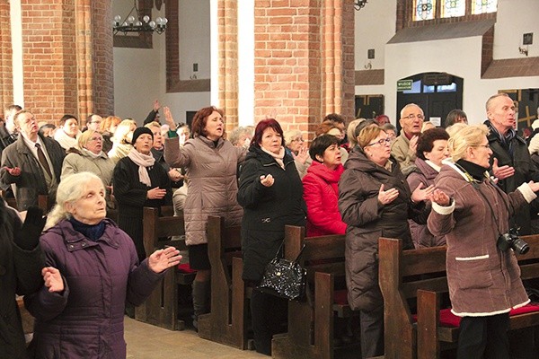 Podczas Dnia Jedności w koszalińskiej katedrze spotkało się 240 członków  grup Odnowy w Duchu Świętym  z całej diecezji