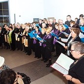 Połączone siły pilskich chórów kolędowaniem zachęcały do wsparcia budowy hospicjum