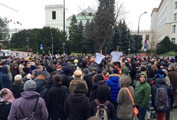 Krzyczeli: kasa na żłobki, nie na kościoły!