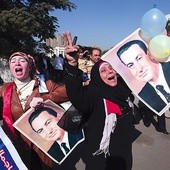  Tak zwolennicy Hosniego Mubaraka cieszyli się po uniewinnieniu byłego prezydenta Egiptu przez sąd od zarzutu wydania rozkazu strzelania do demonstrantów podczas arabskiej wiosny