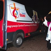  – Za wstawiennictwem św. Krzysztofa, patrona kierowców, ustrzeż, Panie, wszystkich, którzy będą korzystali z tego auta – modlił się bp Tomasik