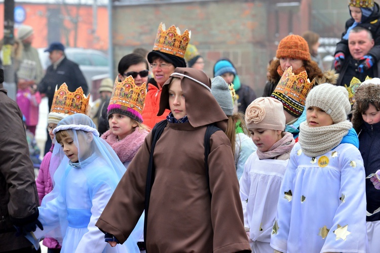 Nowa Ruda Słupiec - orszak - w drodze