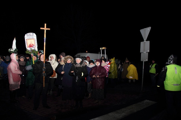 Nocna pielgrzymka z Miedniewic do Niepokalanowa