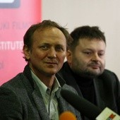 Andrzej Chyra wcielił się w rolę Kacpra, filmowego nauczyciela