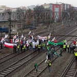 Związkowcy blokują tory