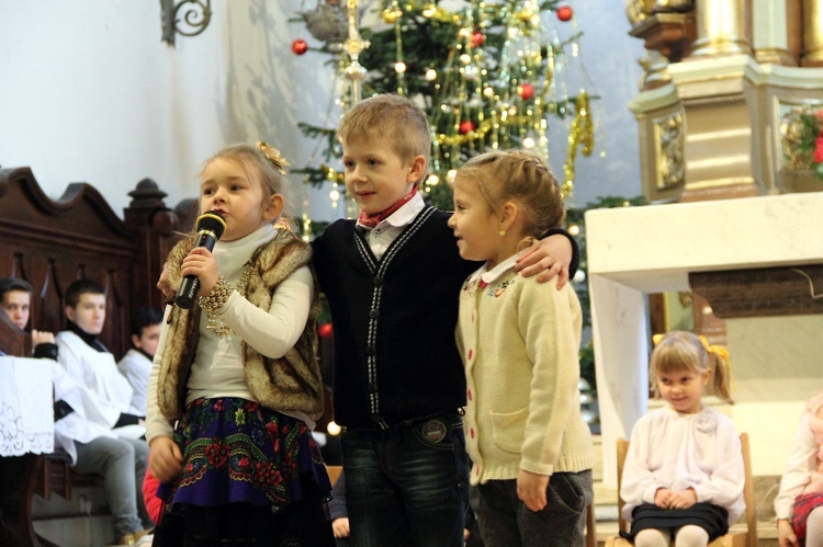 Przedstawienie przedszkolaków w Domaniewicach