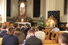  Maturzystom przydał się czas modlitwy w seminaryjnej kaplicy