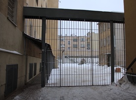 Zwiedzający obejrzą m.in. spacerniak i dawną celę śmierci w więzieniu przy Rakowieckiej