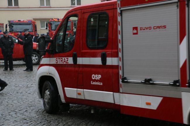 Samochody dla małopolskich strażaków