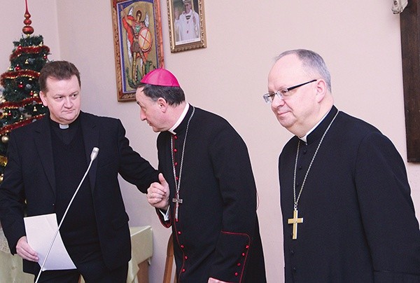  Gościem Rady Wydziału był bp Andrzej Czaja (z prawej)