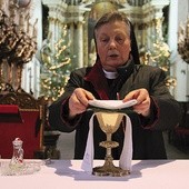  Siostra Maria jest zakrystianką. To ona, wraz z s. Krystyną, dba m.in. o wystrój świątyni, przygotowanie do Eucharystii czy szaty liturgiczne