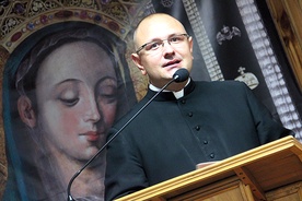  Diecezjalna Caritas swoją posługę zawierzyła Matce Bożej Cierpliwie Słuchającej, której wizerunek ma każdy PZC