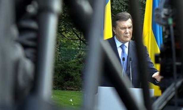 Janukowycz pozbawiony tytułu prezydenta 