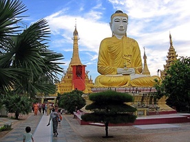 Shwezigon Paya w Birmie (Myanmar)