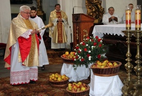 Jubileusz jabłkami pachnący