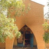 Spalony przez rozwścieczonych muzułmanów katolicki kościół w Zinder – drugim co do wielkości mieście Nigru