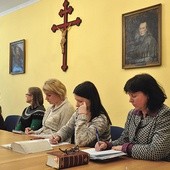 Powyżej: Trzy dni wypełnione były konferencjami, pracą w grupach i modlitwą