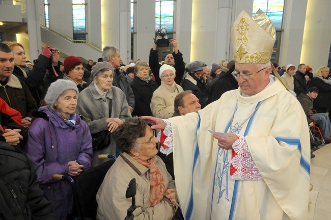 Świat potrzebuje modlitwy chorych