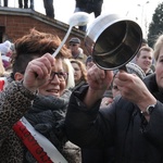 Protest kobiet przed siedzibą JSW