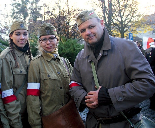 Adam Hlebowicz aktywnie działa na rzecz budzenia w młodym pokoleniu wiary i umacniania wartości patriotycznych