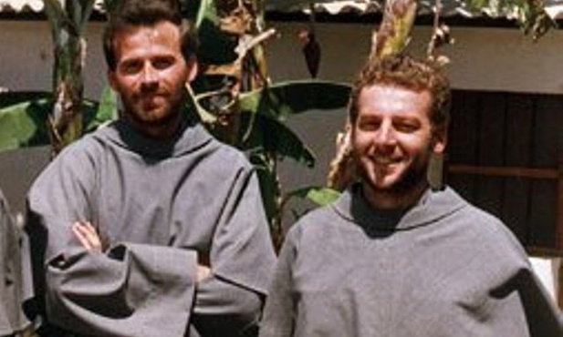 Razem zginęli i razem będą ogłoszeni błogosławionymi Kościoła: o. Michał Tomaszek (z lewej) i o. Zbigniew Strzałkowski