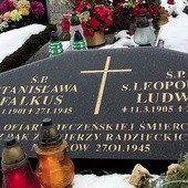  Grób męczeńskich sióstr na cmentarzu w Goczałkowicach-Zdroju