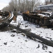 Rosyjskie czołgi i rakiety jadą do Nowoazowska