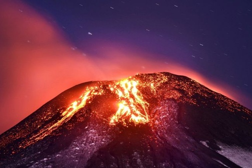 Erupcja wulkanu - groza i piękno