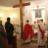 Nocna adoracja u dominikanów rozpoczęła się od Eucharystii