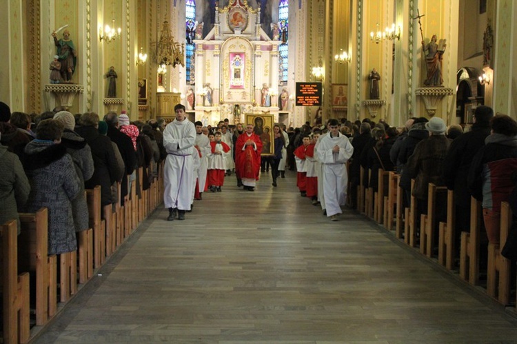 Krzyż ŚDM i ikona Matki Bożej w Rajczy