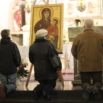 Krzyż ŚDM i ikona Matki Bożej w Rajczy