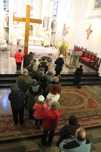 Krzyż ŚDM i ikona Matki Bożej w Rajczy