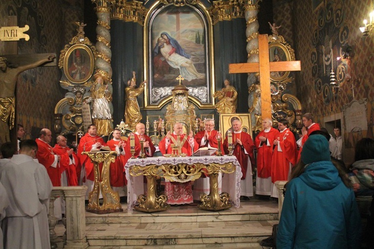 Krzyż ŚDM i ikona Matki Bożej w Żywcu