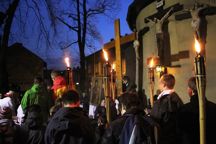 Krzyż ŚDM i ikona Matki Bożej w Żywcu